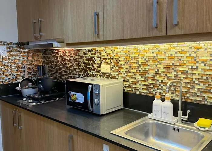 Apartahotel Neo-classic 1br With Wifi Netflix At Shell Res Near Moa And Naia Airport Manila
