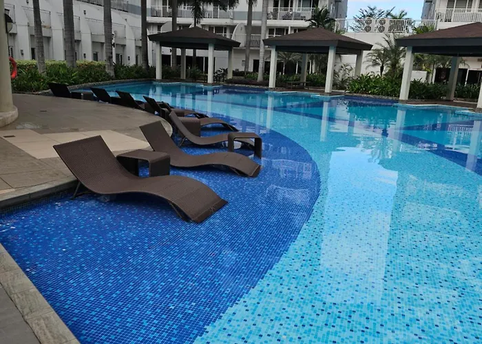 Neo-classic 1br With Wifi Netflix At Shell Res Near Moa And Naia Airport Apartahotel Manila